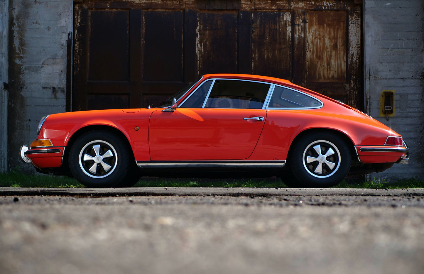 Classic Porsche 911 Vintage Side Profile